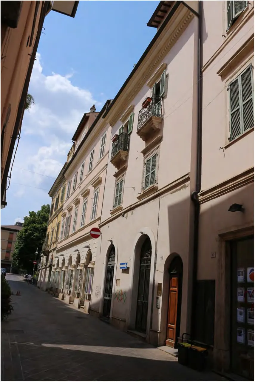 Uffici e studi a Terni (Terni) — foto 1