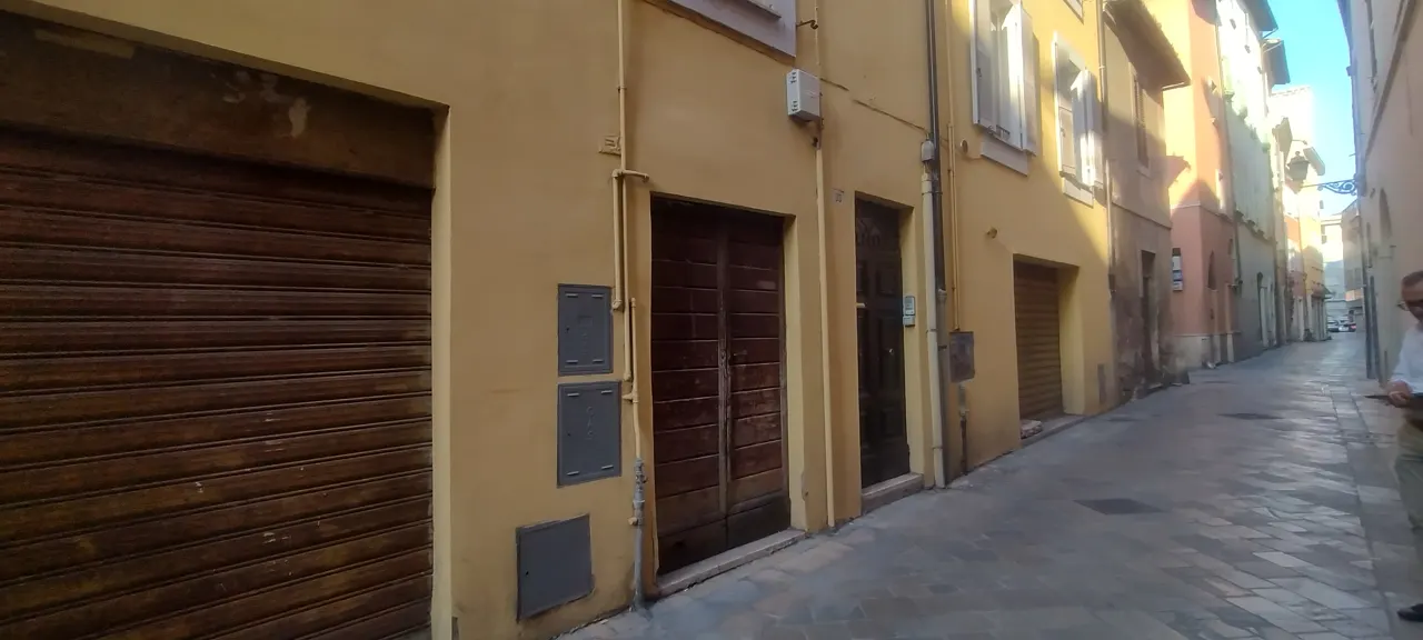 Magazzini e deposito a Terni (Terni) — foto 1