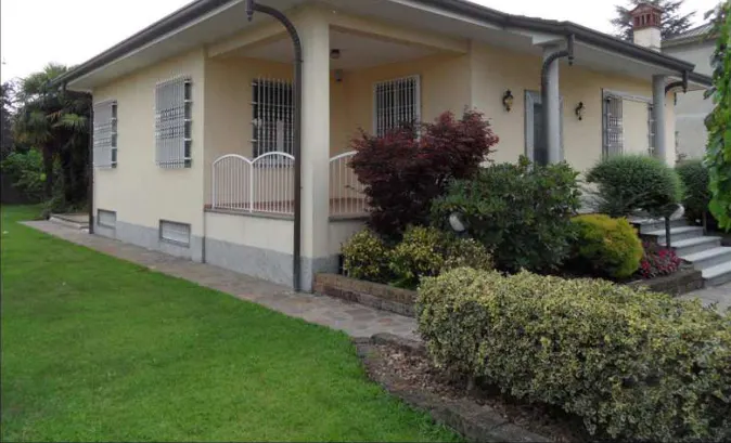Villino a Monza (Monza e della Brianza) — foto 1