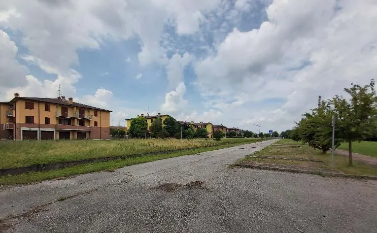 Terreno a Reggiolo (Reggio Emilia) — foto 1