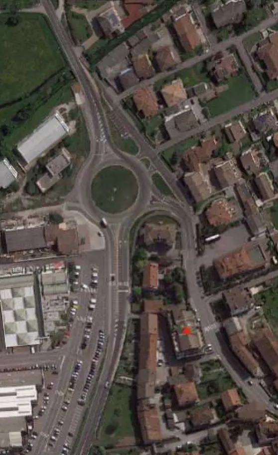 Magazzini e deposito a Mozzanica (Bergamo) — foto 1