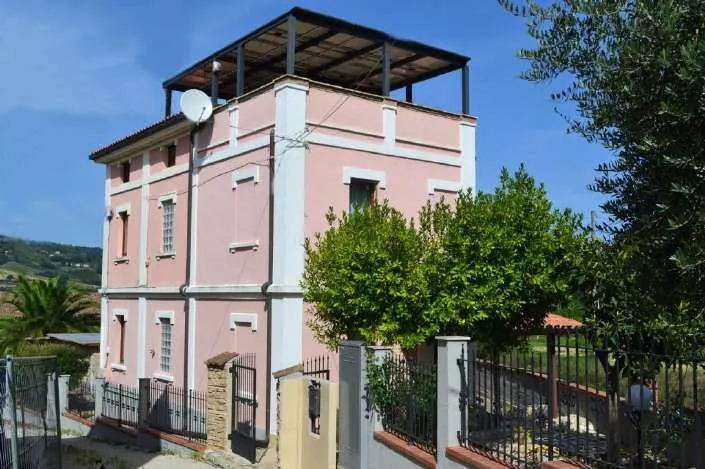 Appartamento a Montefiore dell'Aso (Ascoli Piceno) — foto 1
