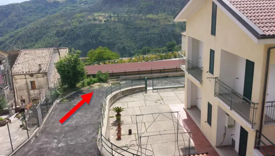 Magazzini e deposito a Carolei (Cosenza) — foto 1