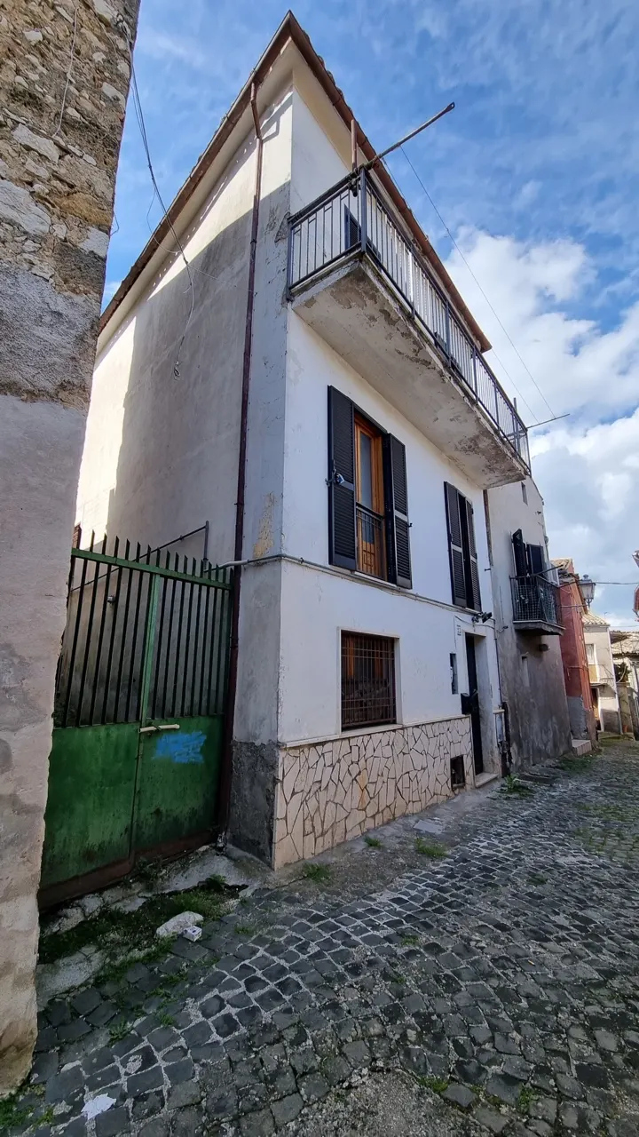 Fabbricato a Monte San Giovanni Campano (Frosinone) — foto 1