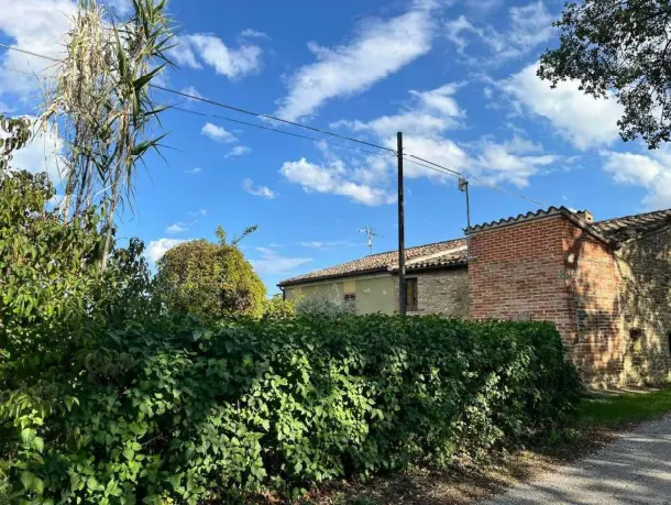 Garage autorimessa a Ripe San Ginesio (Macerata) — foto 1