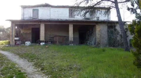 Fabbricato rurale