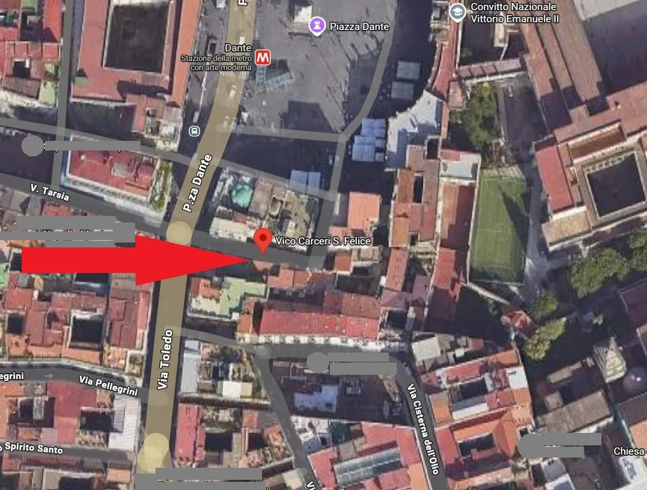Negozio a Napoli (Napoli) — foto 1