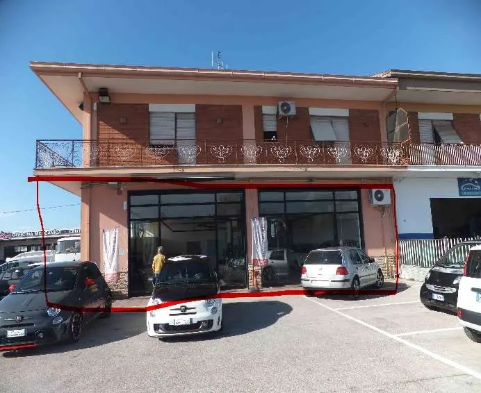 Negozio a Alatri (Frosinone) — foto 1