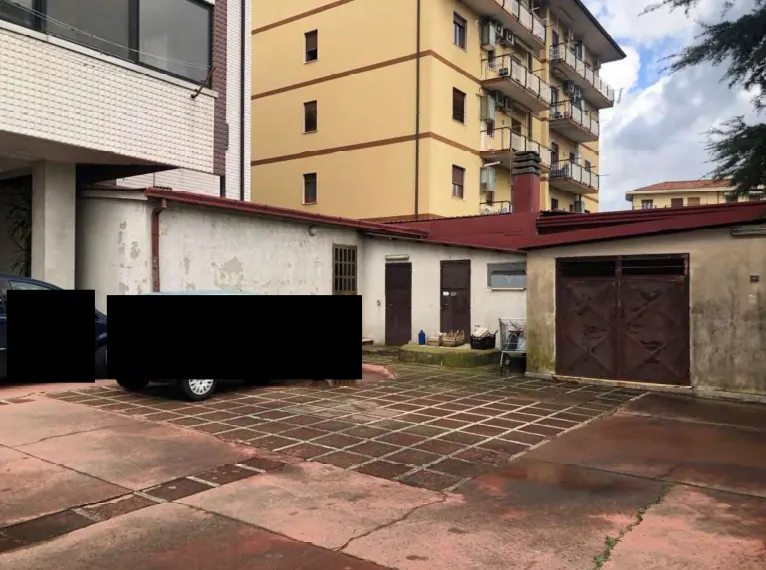 Edifici a destinazione particolare a Rende (Cosenza) — foto 1