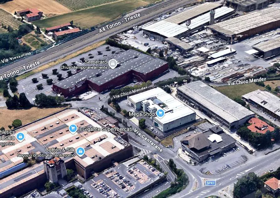 Fabbricati commerciali a Erbusco (Brescia) — foto 1