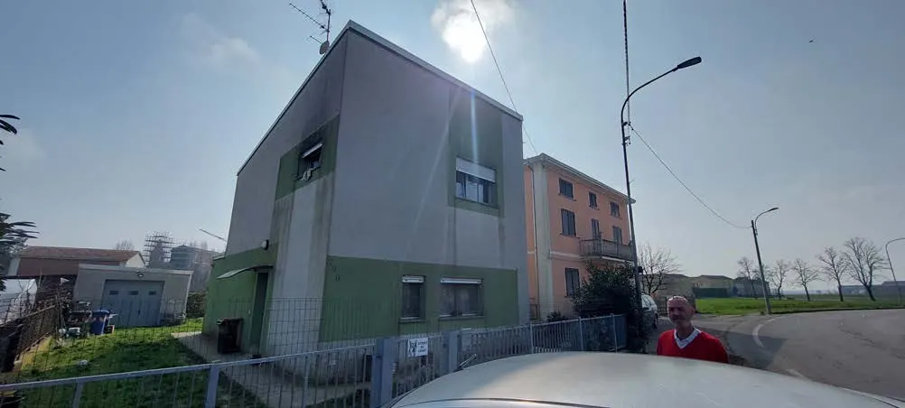 Villino a Mirandola (Modena) — foto 1