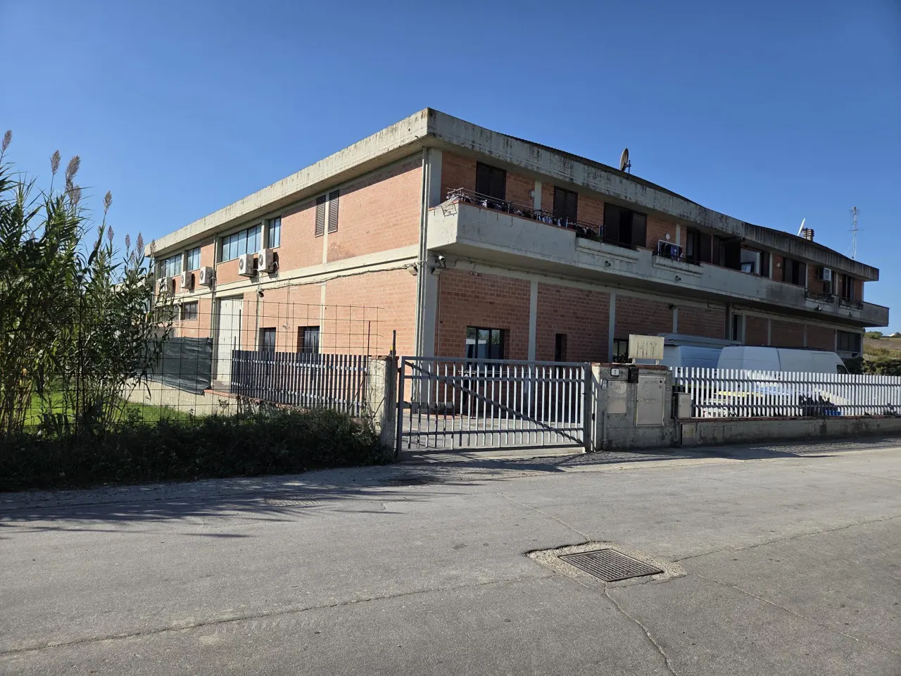 Laboratorio artigiano a Vinci (Firenze) — foto 1