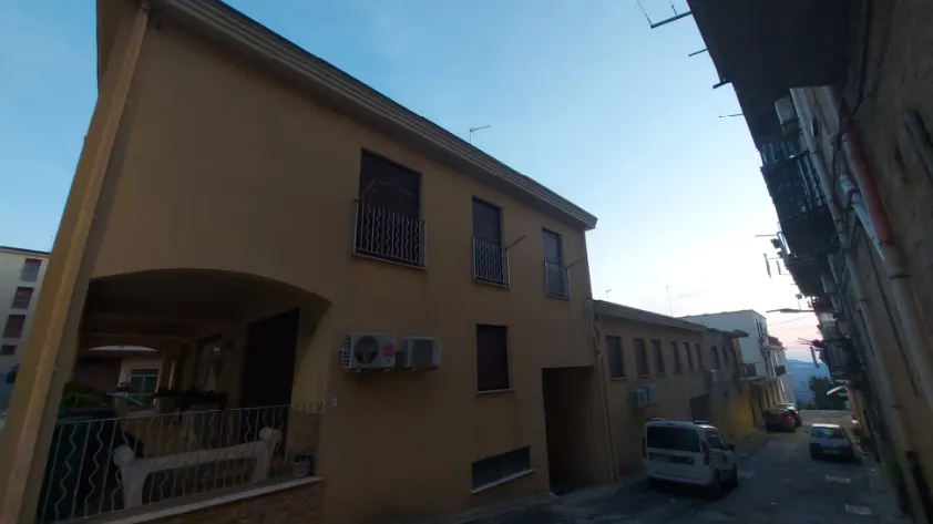 Deposito a Naro (Agrigento) — foto 1