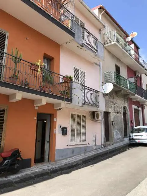 Abitazione popolare a Mandanici (Messina) — foto 1