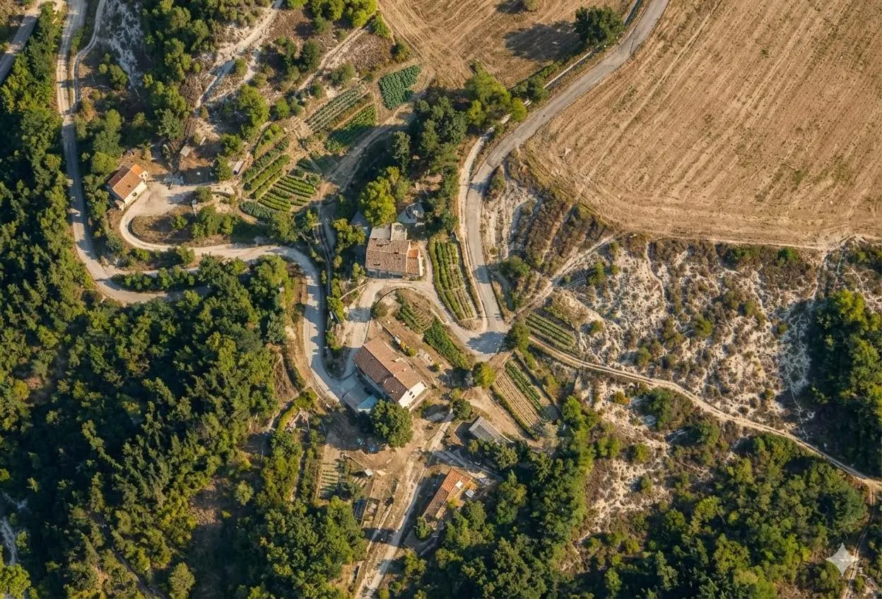 Terreno a Serra Sant'Abbondio (Pesaro e Urbino) — foto 1