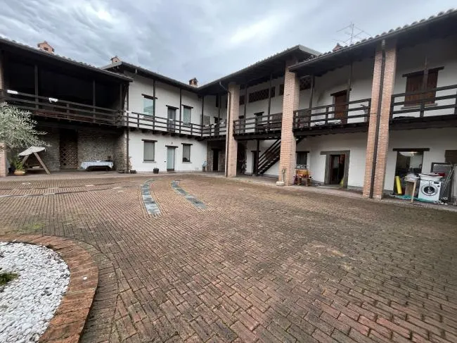 Appartamento a Madone (Bergamo) — foto 1
