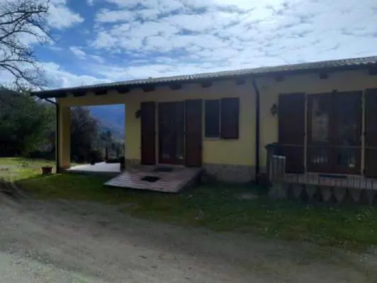 Fabbricati agricoli a Aprigliano (Cosenza) — foto 1
