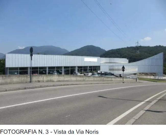 Fabbricati commerciali a Alzano Lombardo (Bergamo) — foto 1