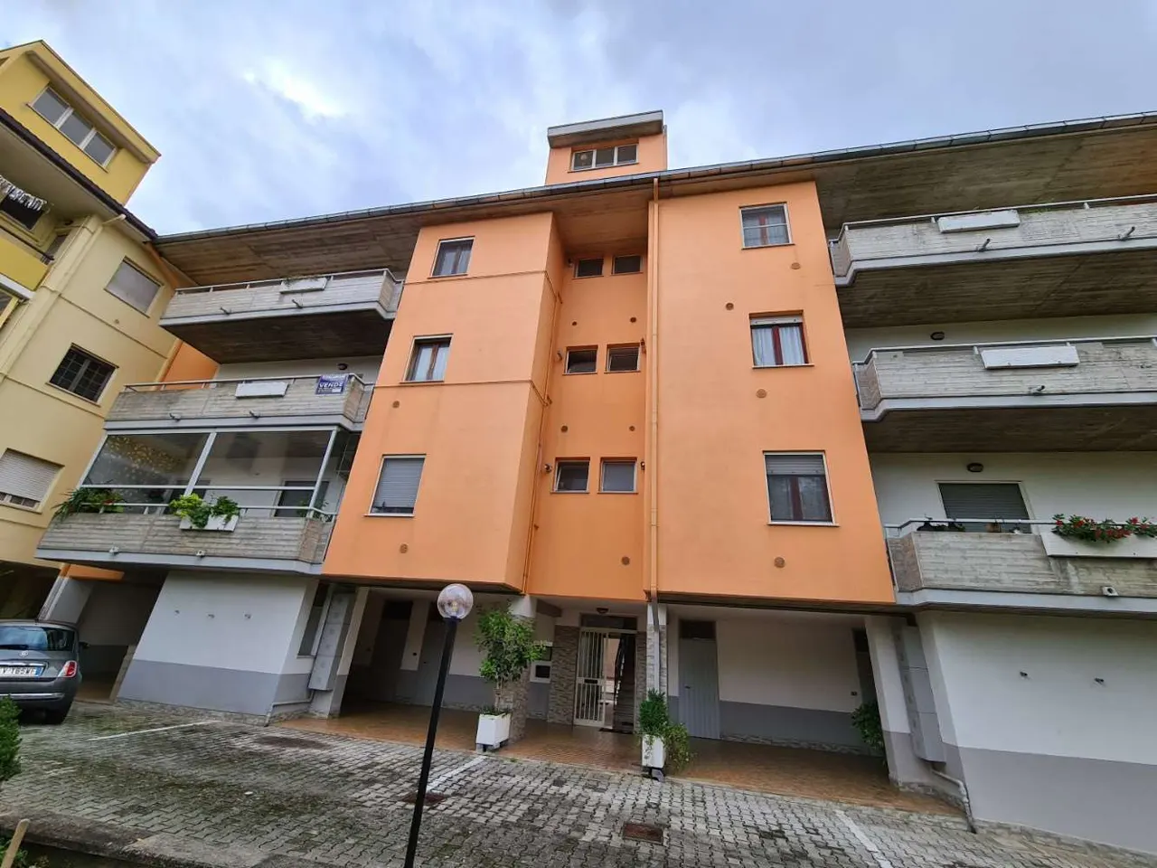 Garage autorimessa a Penne (Pescara) — foto 1