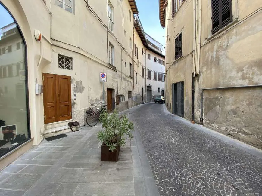 Negozi botteghe a Montevarchi (Arezzo) — foto 1