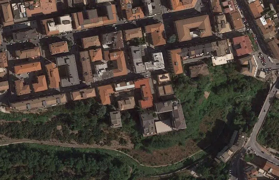 Deposito a Avellino (Avellino) — foto 1