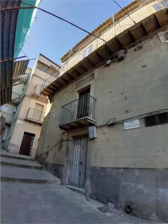 Appartamento a Troina (Enna) — foto 1