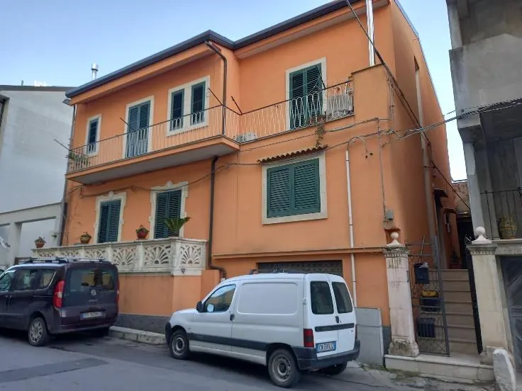 Appartamento a Chiaramonte Gulfi (Ragusa) — foto 1
