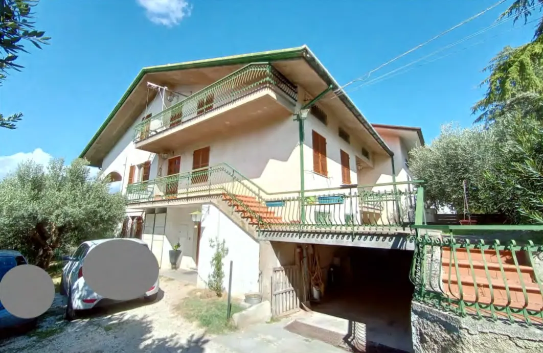 Appartamento a Vallefoglia (Pesaro e Urbino) — foto 1