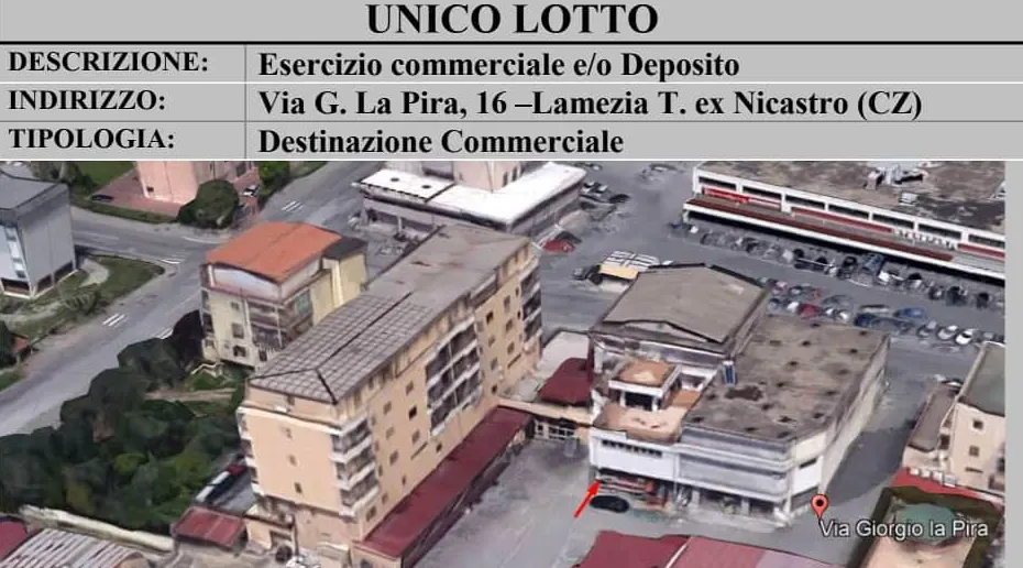 Magazzini e deposito a Lamezia Terme (Catanzaro) — foto 1