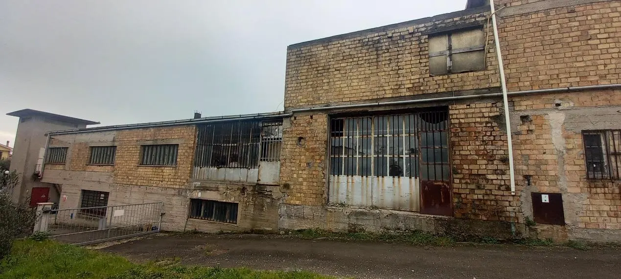 Fabbricati costruiti per esigenze ind a Altidona (Fermo) — foto 1