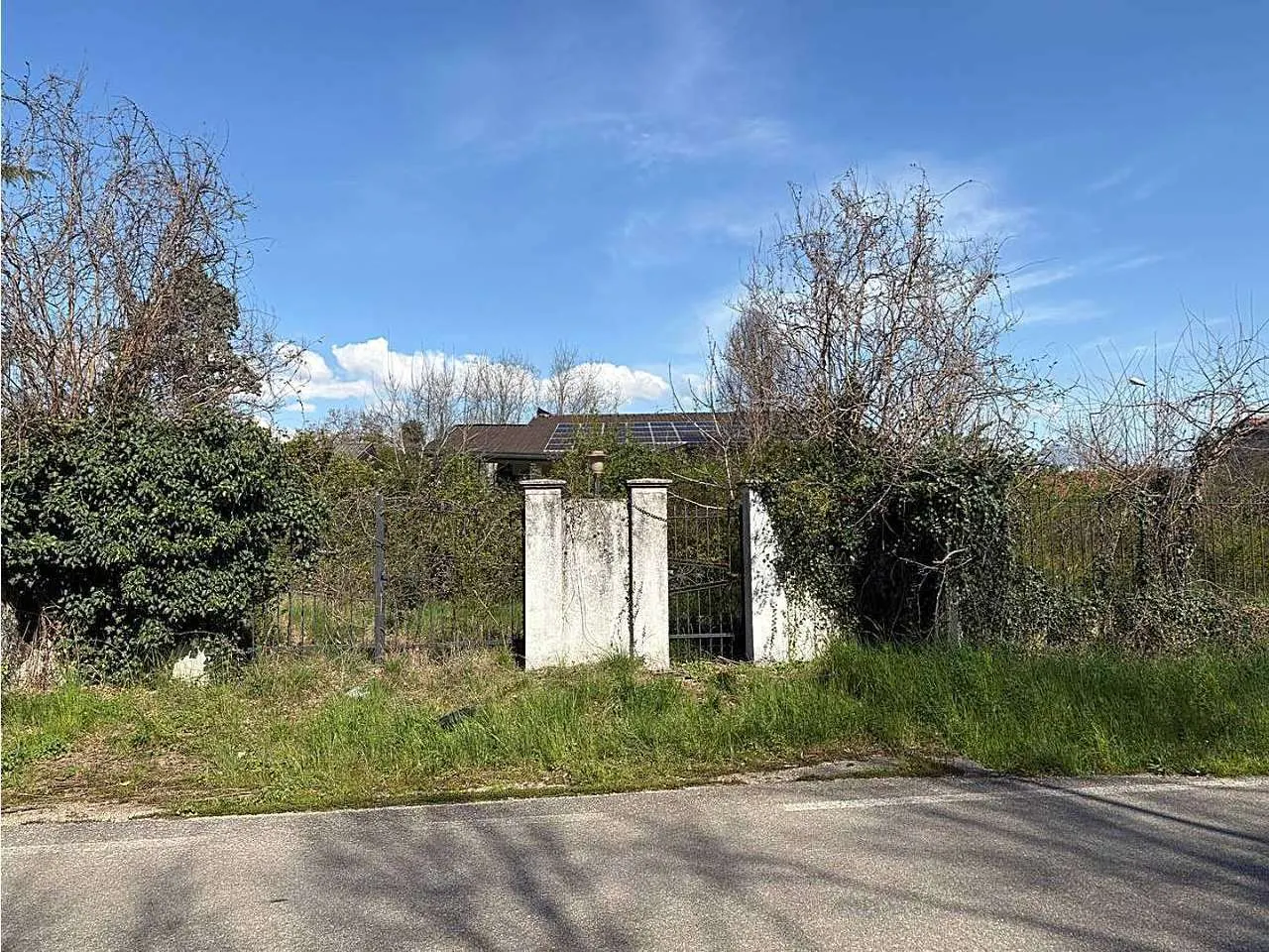 Edifici a destinazione particolare a San Quirino (Pordenone) — foto 1
