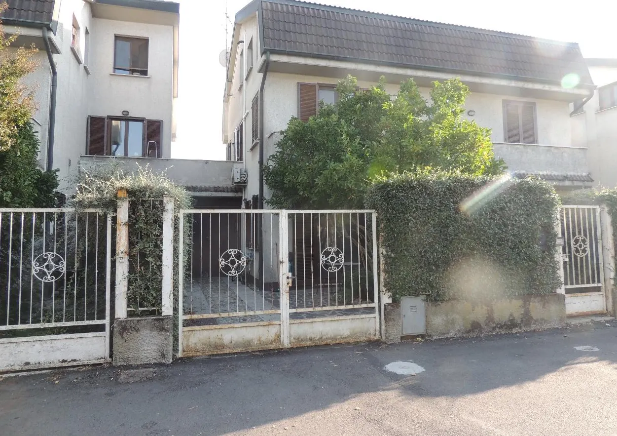 Villino a Torrevecchia Pia (Pavia) — foto 1