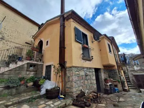Appartamento civile a Laurenzana (Potenza) — foto 1