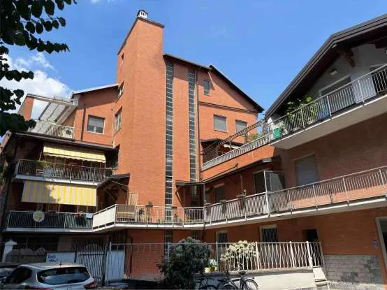 Appartamento civile a Garbagnate Milanese (Milano) — foto 1