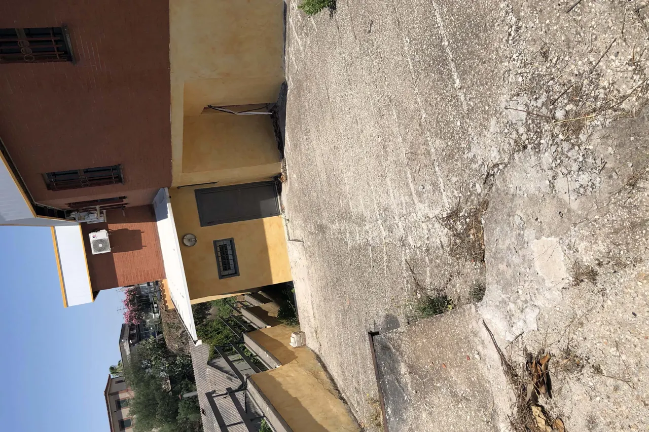 Fabbricati costruiti per esigenze ind a Monte Compatri (Roma) — foto 1