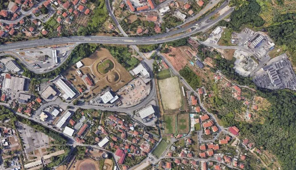 Fabbricati costruiti per esigenze ind a La Spezia (La Spezia) — foto 1
