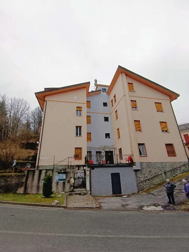 Fabbricati commerciali a Genova (Genova) — foto 1
