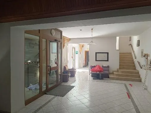 Fabbricati commerciali a Chianciano Terme (Siena) — foto 1
