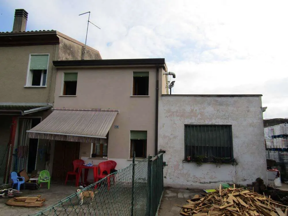 Appartamento a Castagnaro (Verona) — foto 1