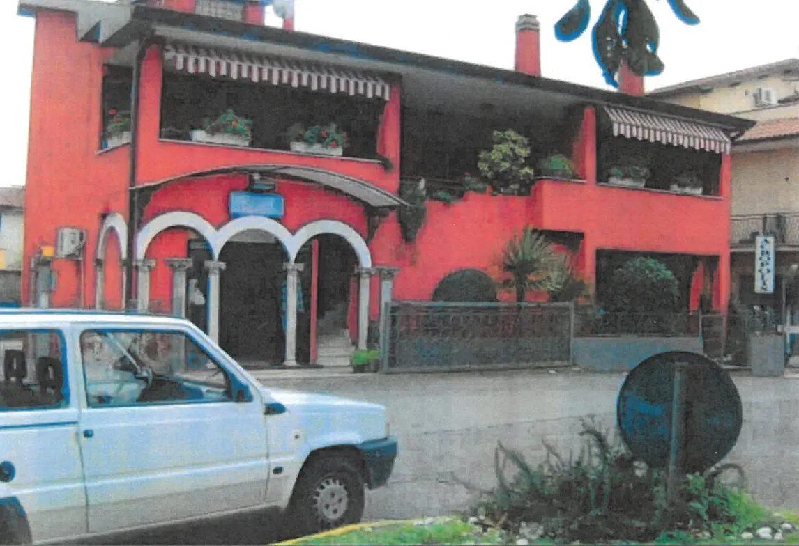Negozio a Lariano (Roma) — foto 1