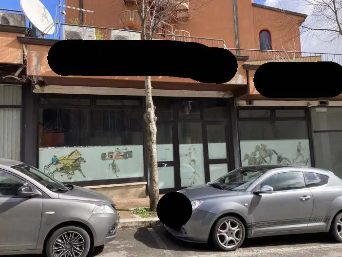 Negozi botteghe a Chianciano Terme (Siena) — foto 1