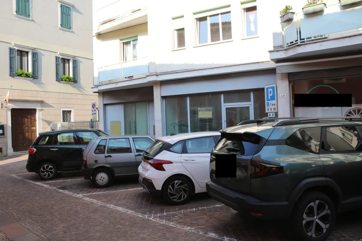 Negozio a Mori (Trento) — foto 1