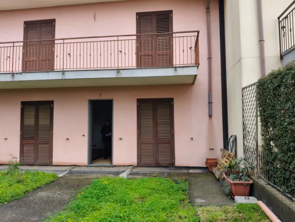 Garage autorimessa a Santa Venerina (Catania) — foto 1