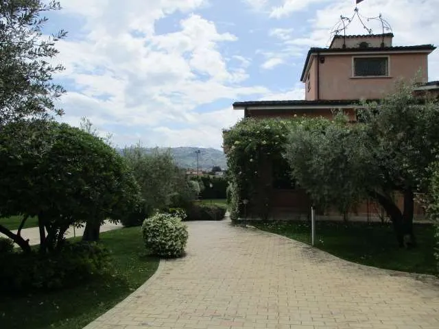 Villa a Cepagatti (Pescara) — foto 1