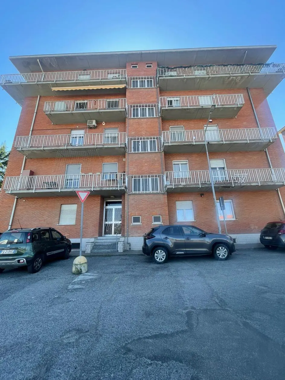 Posto auto a Valenza (Alessandria) — foto 1