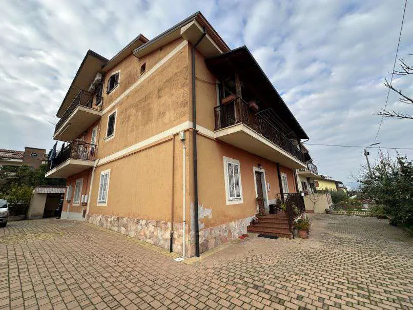 Appartamento a Cosenza (Cosenza) — foto 1