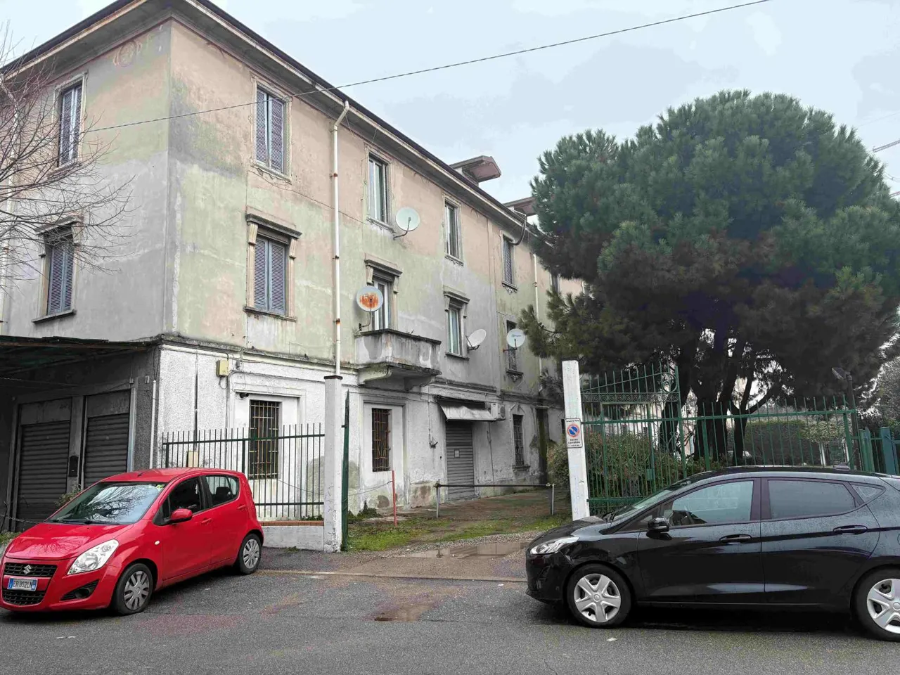 Fabbricati commerciali a Monza (Monza e della Brianza) — foto 1