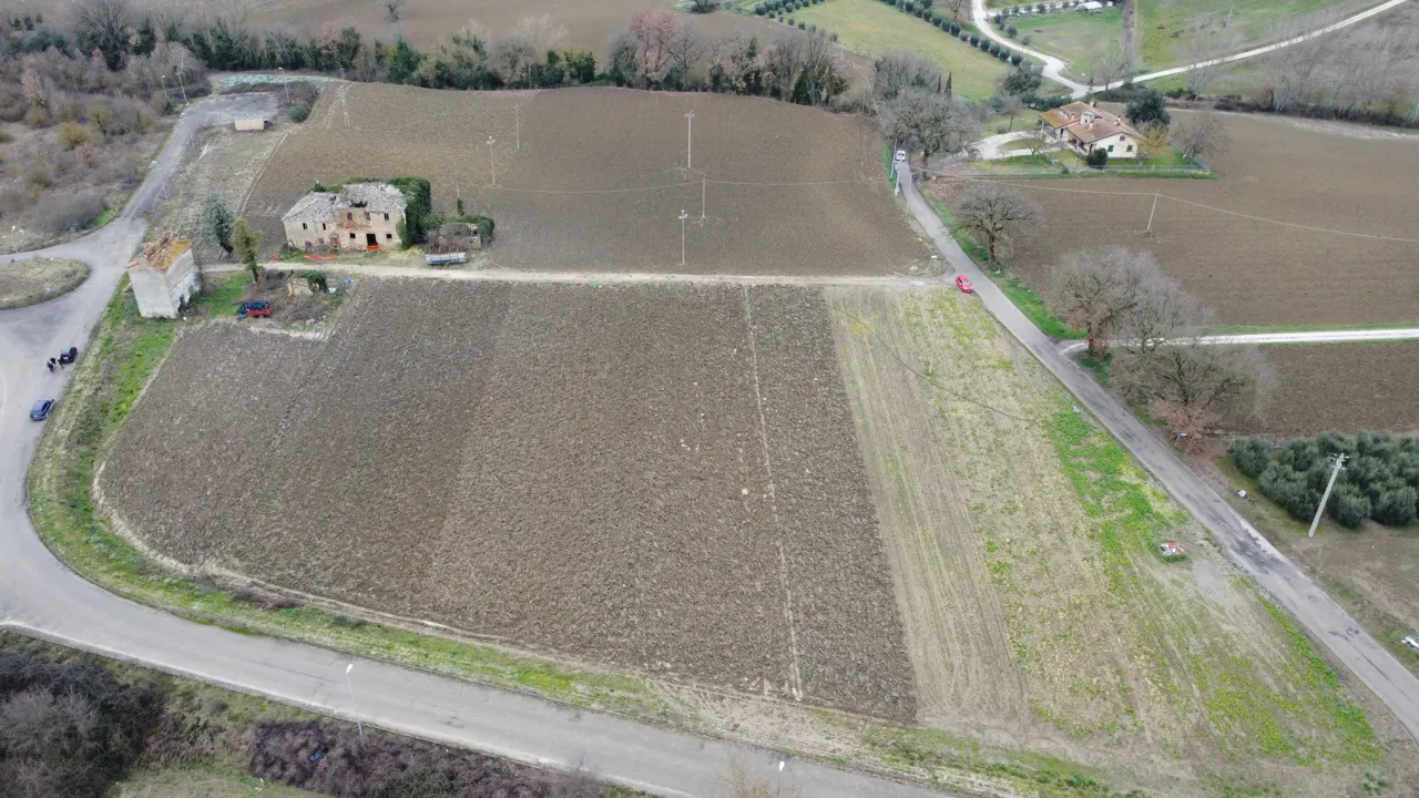 Terreno a Todi (Perugia) — foto 1