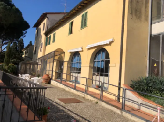 Casa di cura o ospedale a Firenze (Firenze) — foto 1