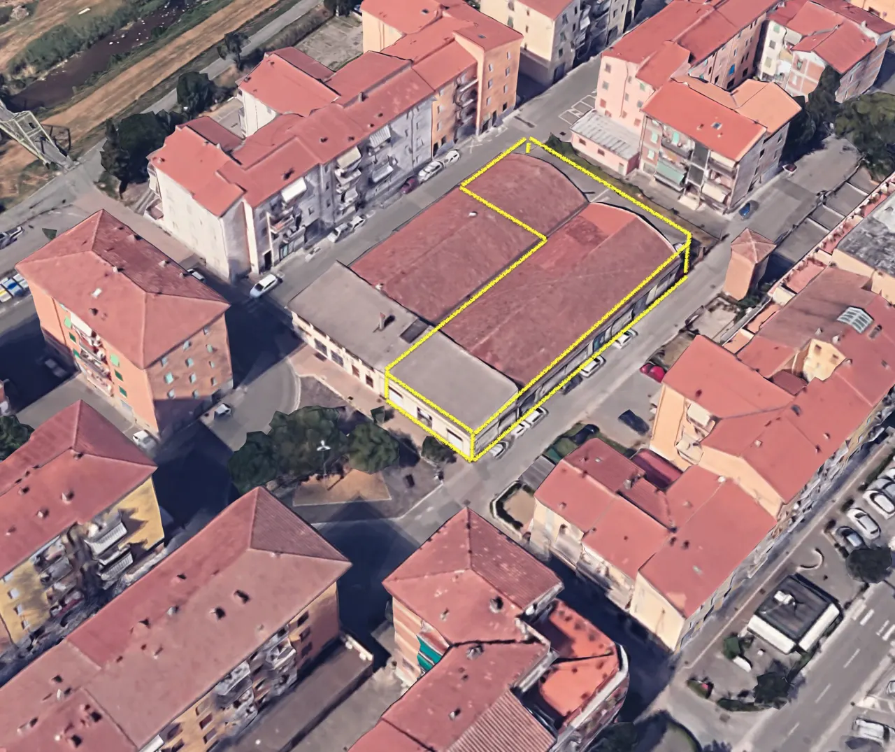 Fabbricati commerciali a Poggibonsi (Siena) — foto 1